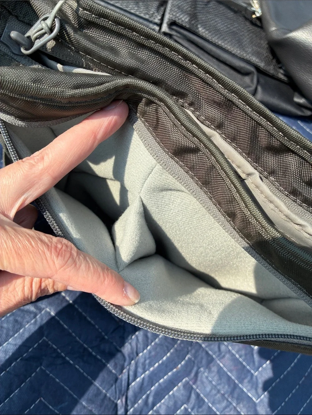 Lowepro Streamline 150 Cross Body Multi Device Bag